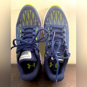 Under Armour Boys sneakers